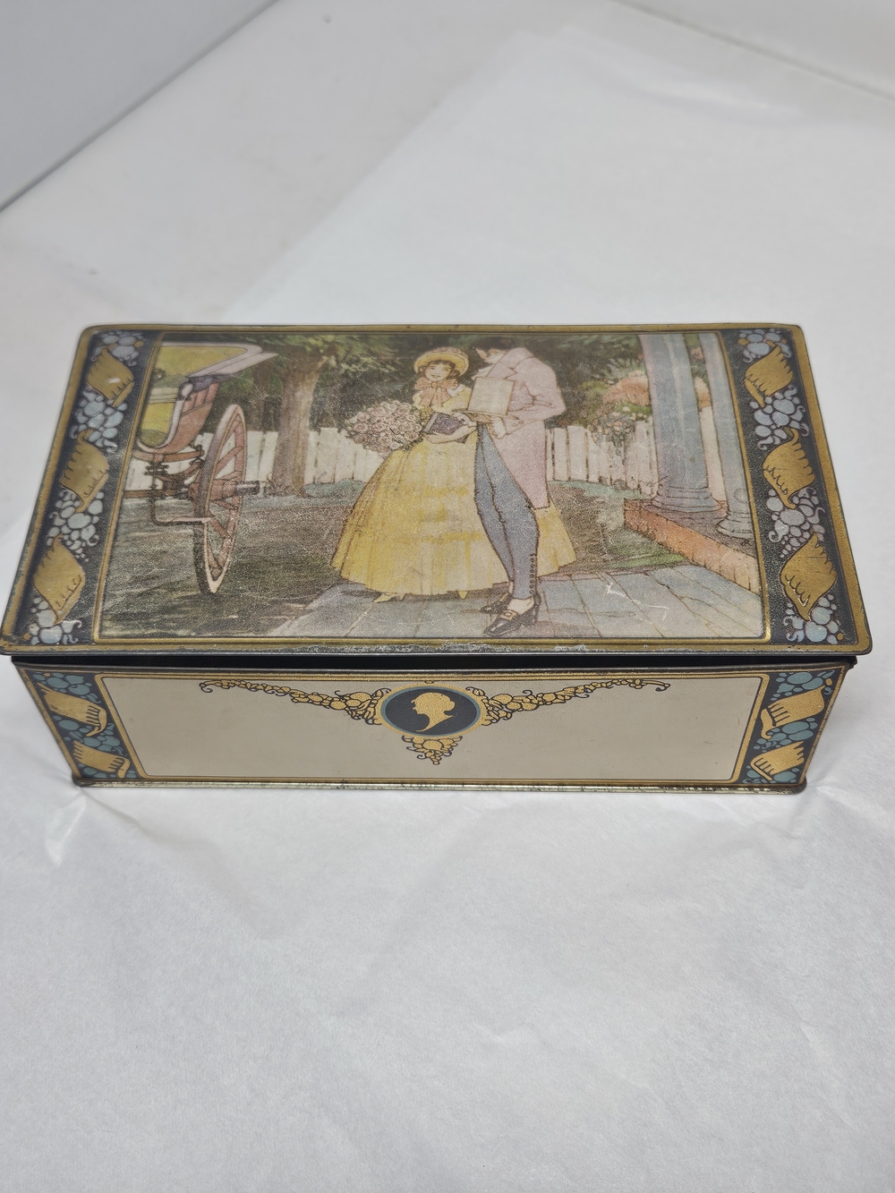 Vintage Antique Lithograph Cookie Biscuit Candy  Tin Container Victorian Couple